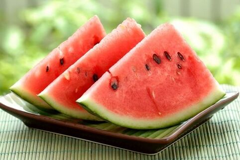 Slices of watermelon for weight loss